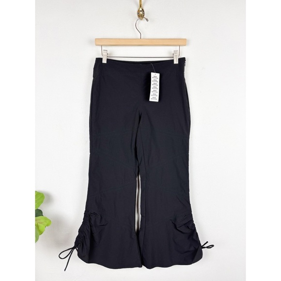 NWT Silence + Noise Hayley Black Nylon Cropped Kick-Flare Pant Sz 0 - Picture 3 of 11